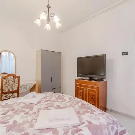 公寓 Charm And Comfort In The Heart Of 热那亚