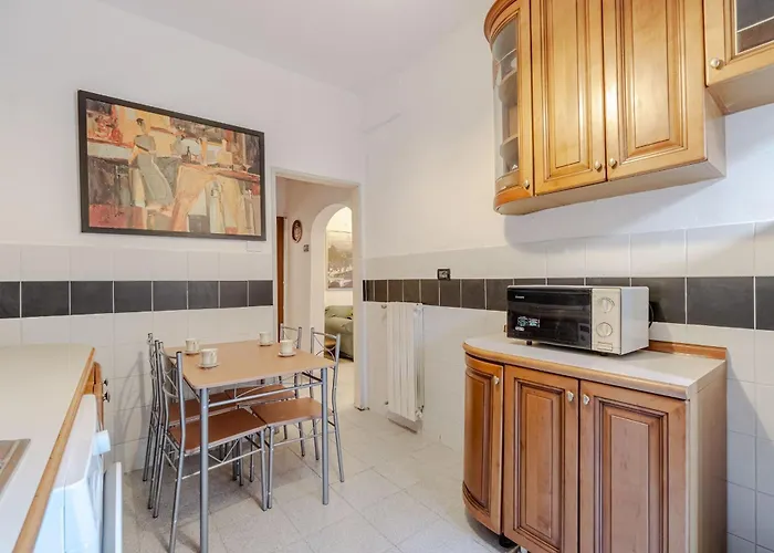 Apartment Guesthost - Charm And Comfort In The Heart Of Genoa