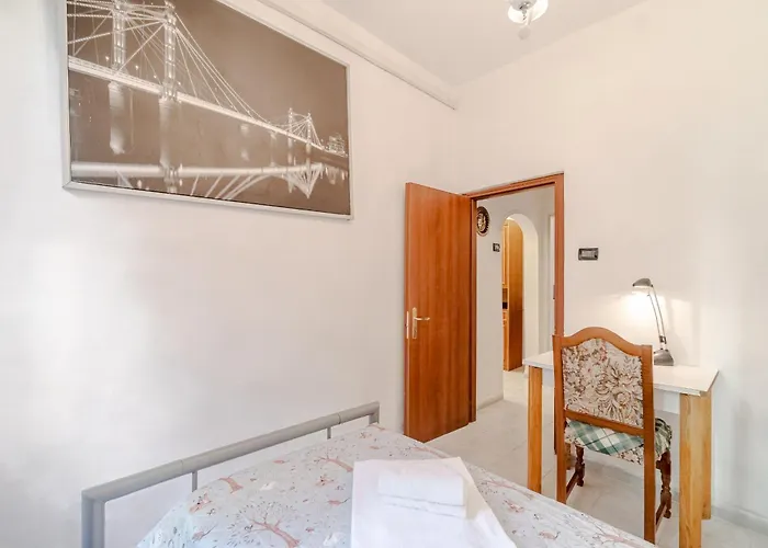 아파트 Guesthost - Charm And Comfort In The Heart Of
